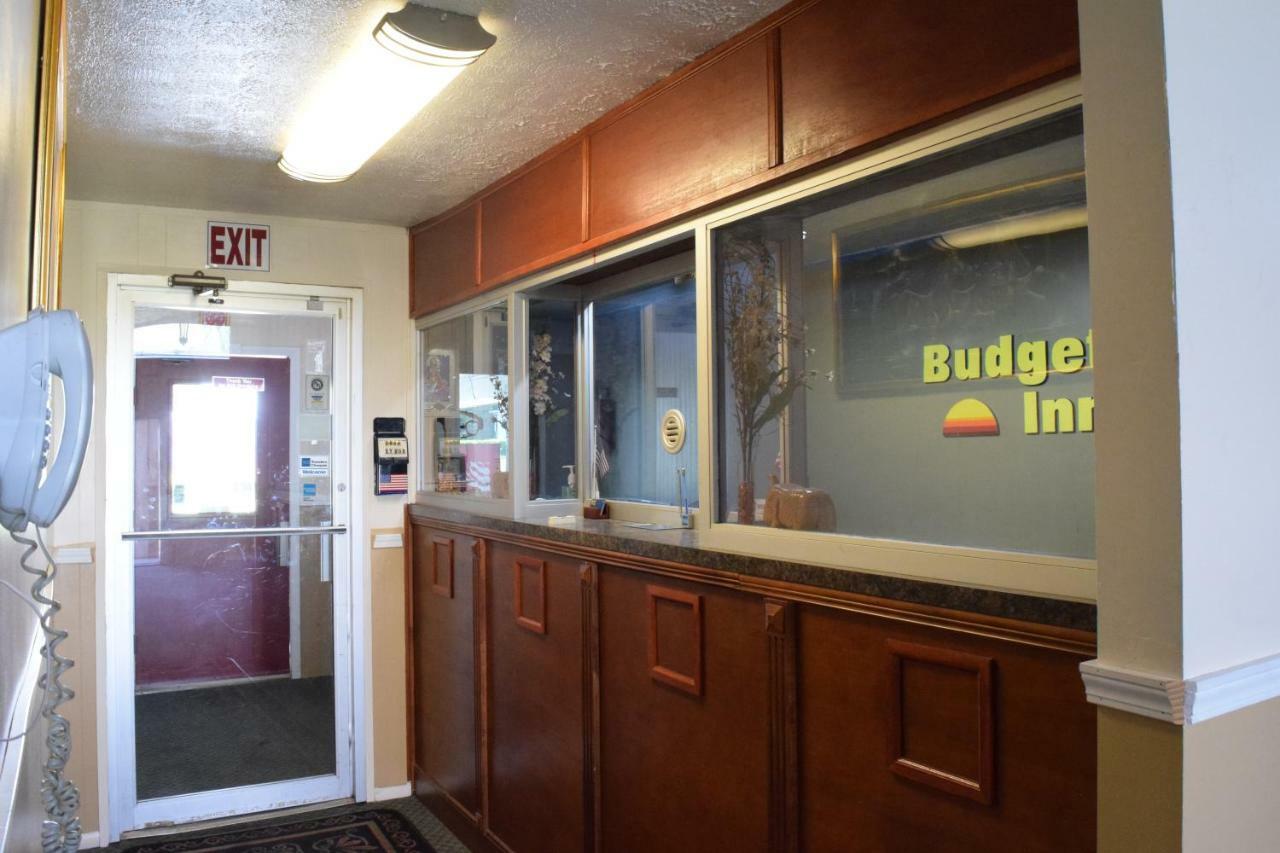 Budget Inn Ontario Ontario Center Exteriör bild
